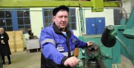 Токарь Службы главного механика МУП &quotВодоканал&quot Юрий Юсупов  пресс-служба МУП Водоканал